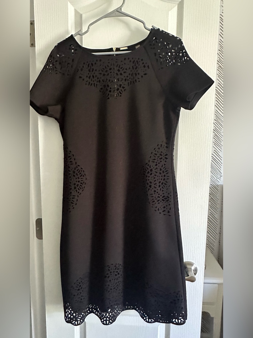 T Tahari laser cut dress 8 black